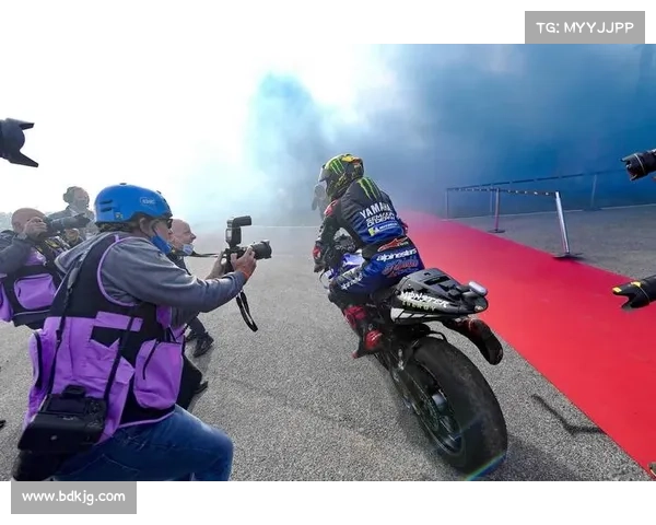 夸塔拉罗主场激情四射驰骋法国赛道勇夺MotoGP冠军